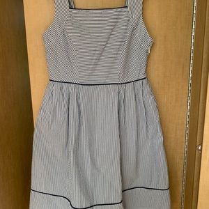 Lands’ End Seersucker Dress Size 4